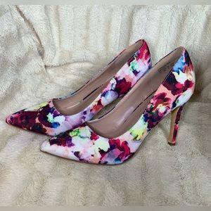 NEW! Dream Pairs “Christian-New” Floral Pumps NWOT Women’s size 7